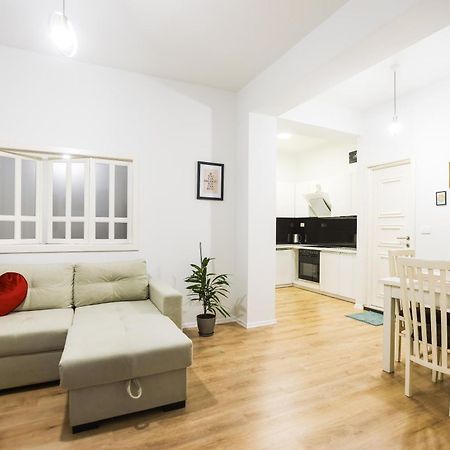 At Bazaar Central Apartment تيرانا المظهر الخارجي الصورة