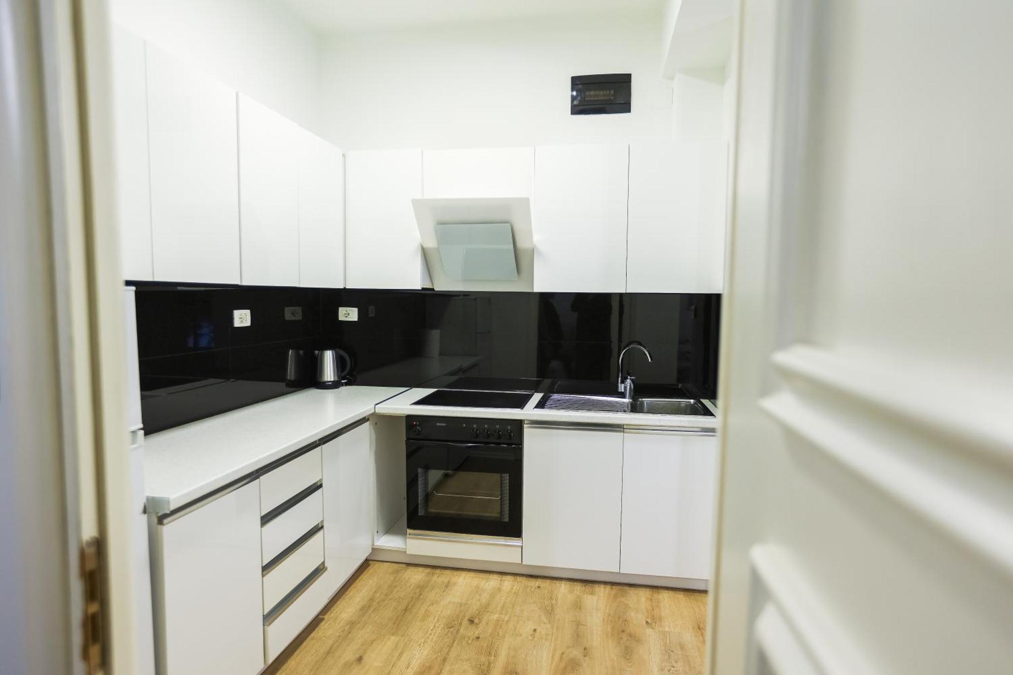 At Bazaar Central Apartment تيرانا المظهر الخارجي الصورة